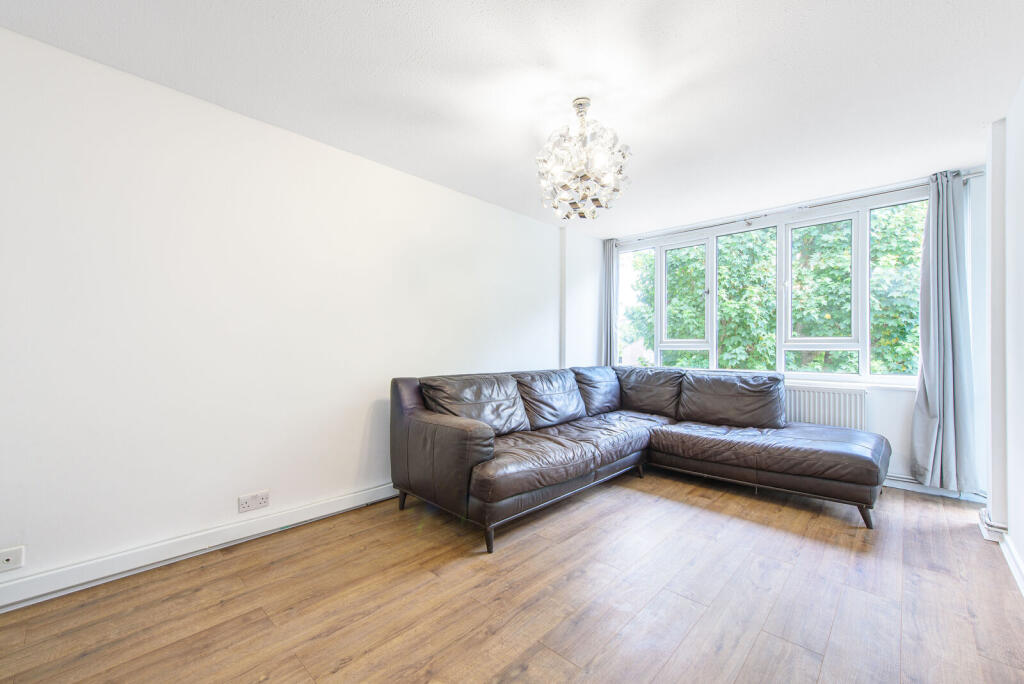 2 bed 1st Floor Flat for rent in Friern Barnet. From Foxtons - North Finchley