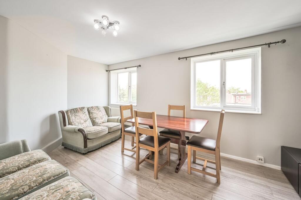 2 bed 1st Floor Flat for rent in London. From Foxtons - North Finchley 2 bed 1st Floor Flat for rent in London. From Foxtons - North Finchley