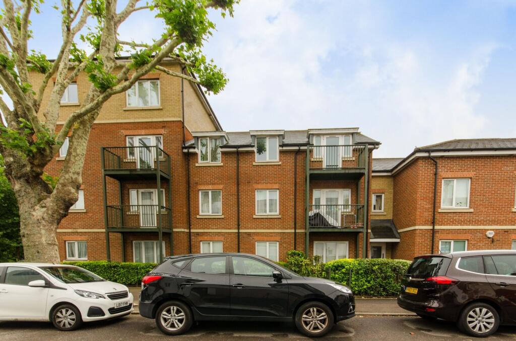 2 bed 1st Floor Flat for rent in Finchley. From Foxtons - North Finchley 2 bed 1st Floor Flat for rent in Finchley. From Foxtons - North Finchley