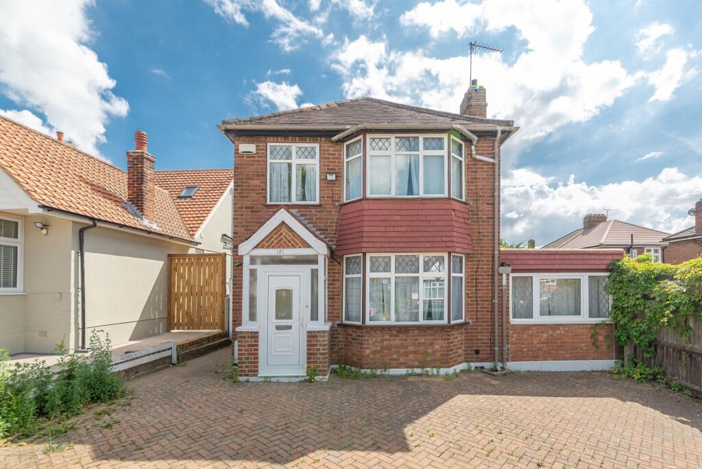 4 bed Detached for rent in Barnet. From Foxtons - North Finchley 4 bed Detached for rent in Barnet. From Foxtons - North Finchley