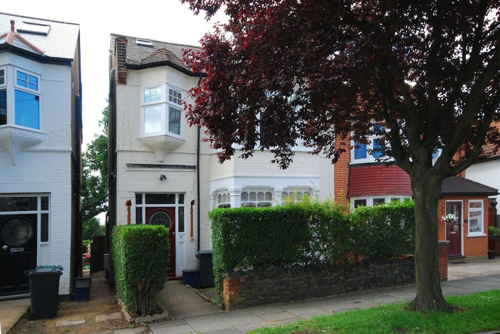 4 bed Detached for rent in Friern Barnet. From Foxtons - North Finchley