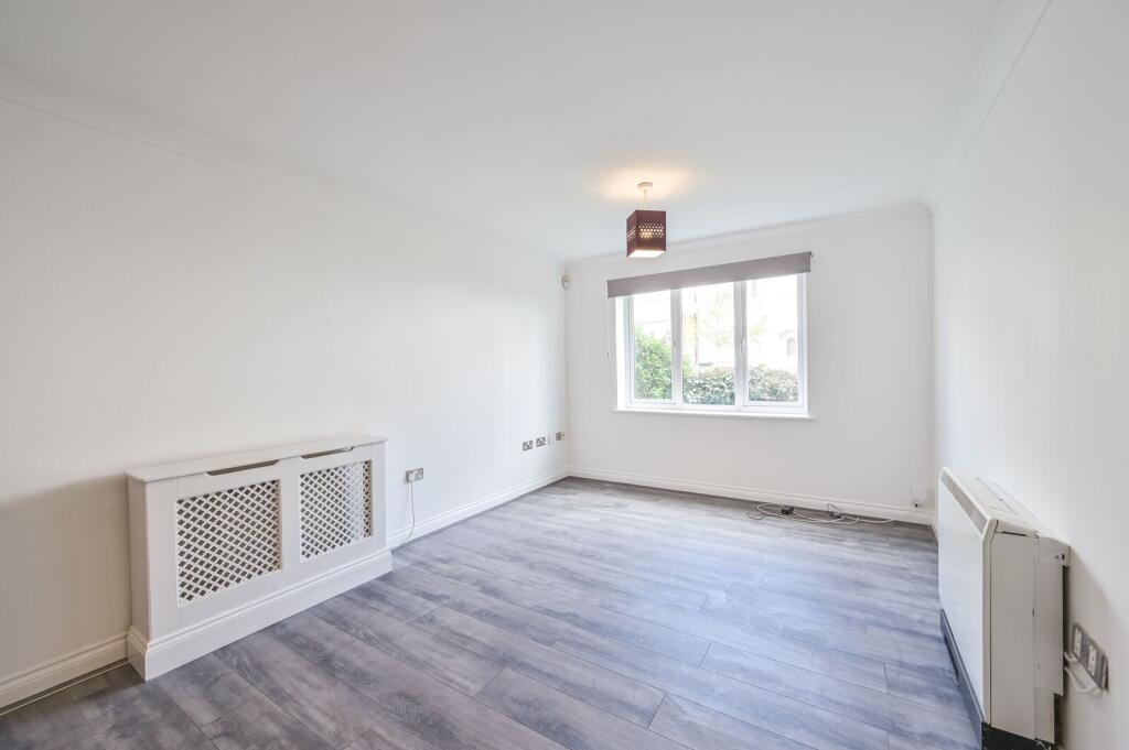 2 bed 1st Floor Flat for rent in Finchley. From Foxtons - North Finchley