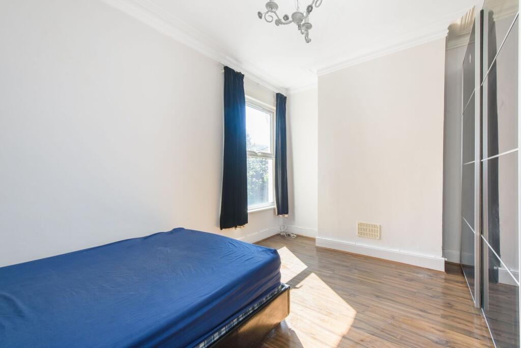 2 bed Annexe for rent in London. From Foxtons - North Finchley