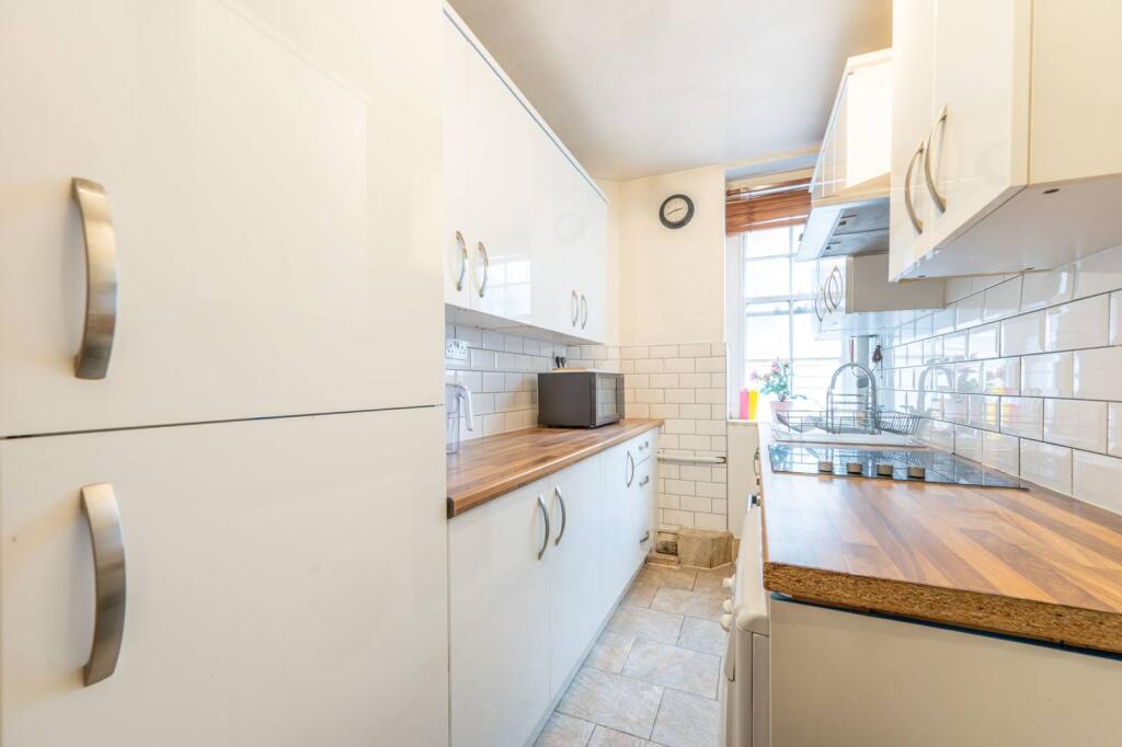 2 bed 1st Floor Flat for rent in London. From Foxtons - Notting Hill
