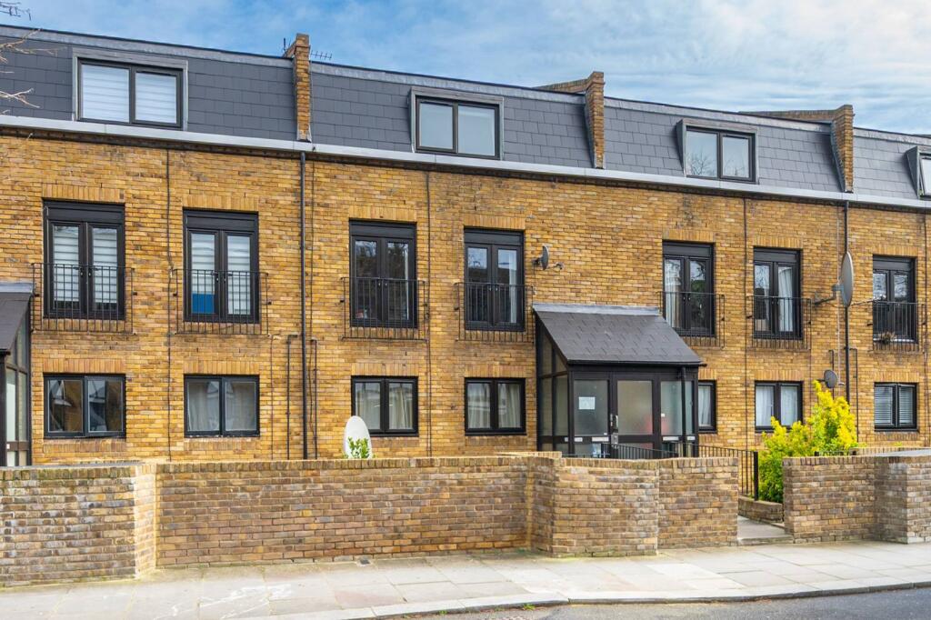 3 bed 1st Floor Flat for rent in London. From Foxtons - Notting Hill