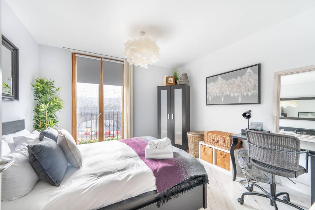 2 bed 1st Floor Flat for rent in London. From Foxtons - Notting Hill