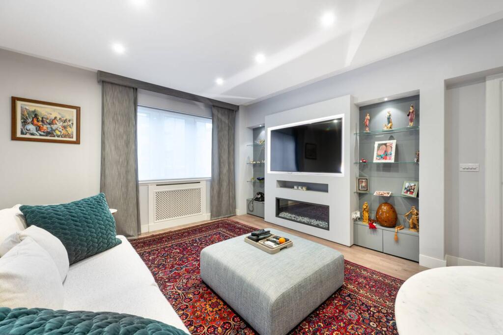 2 bed 1st Floor Flat for rent in Kensington. From Foxtons - Notting Hill
