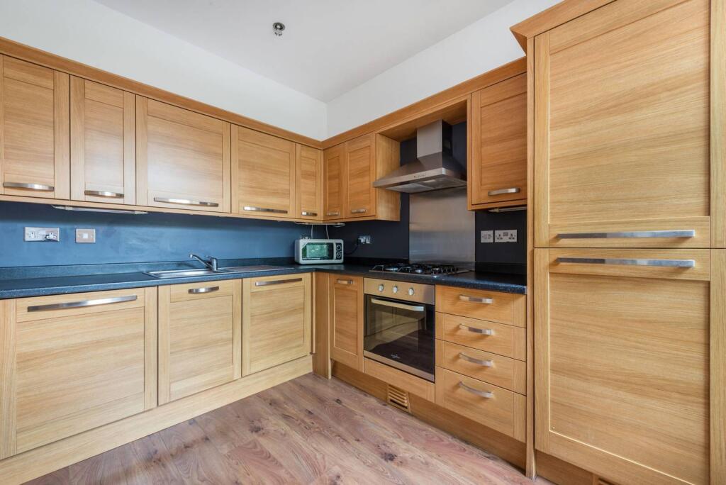 2 bed 1st Floor Flat for rent in Paddington. From Foxtons - Notting Hill