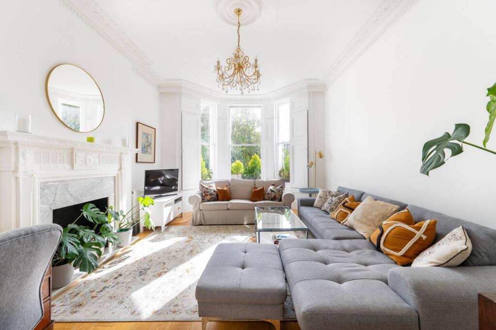3 bed Annexe for rent in Kensington. From Foxtons - Notting Hill