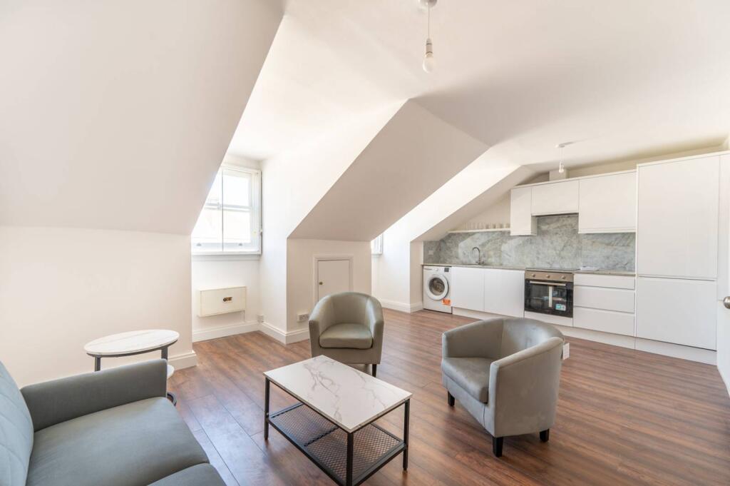 1 bed 1st Floor Flat for rent in London. From Foxtons - Notting Hill