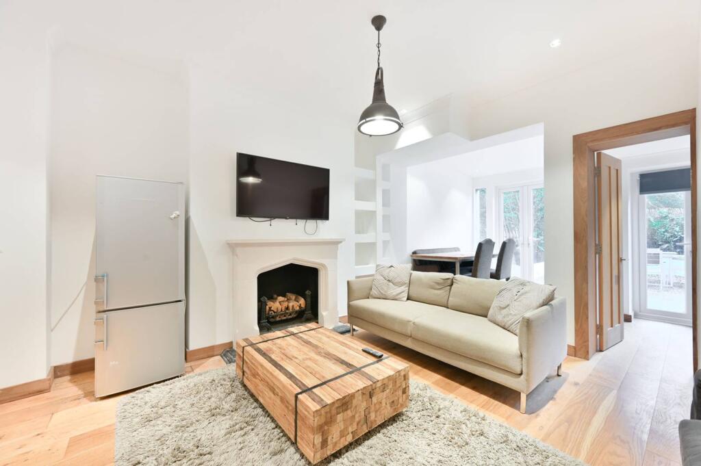 2 bed 1st Floor Flat for rent in London. From Foxtons - Notting Hill