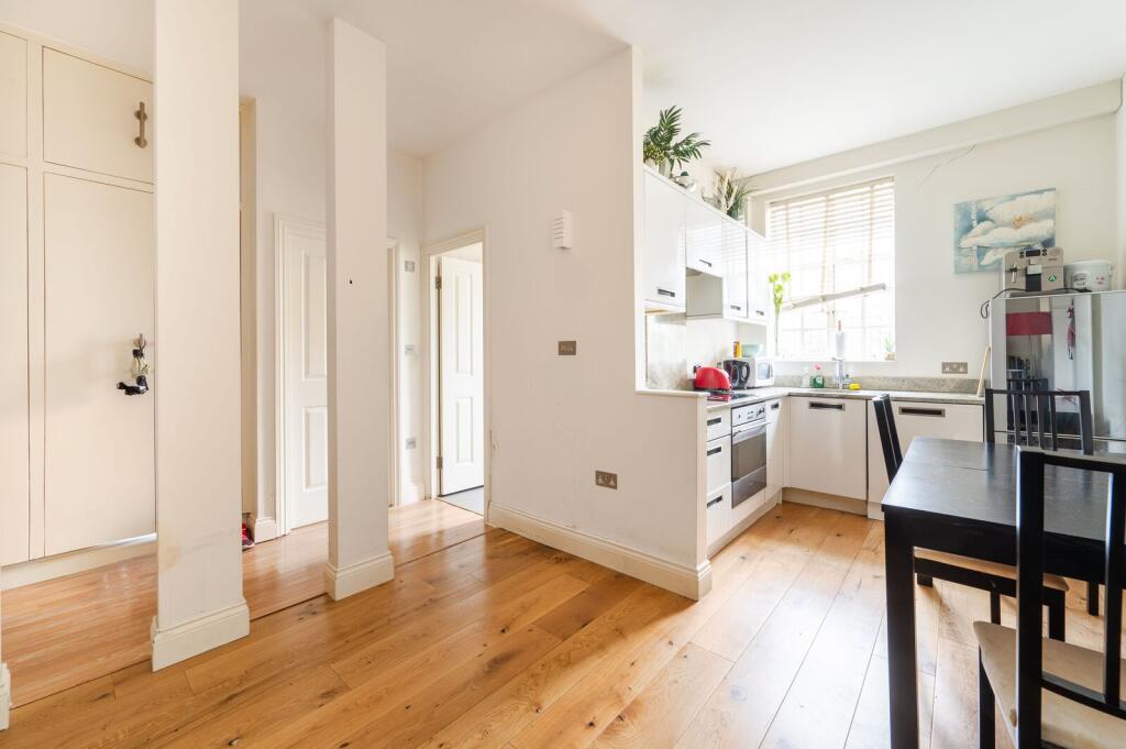1 bed 1st Floor Flat for rent in London. From Foxtons - Notting Hill