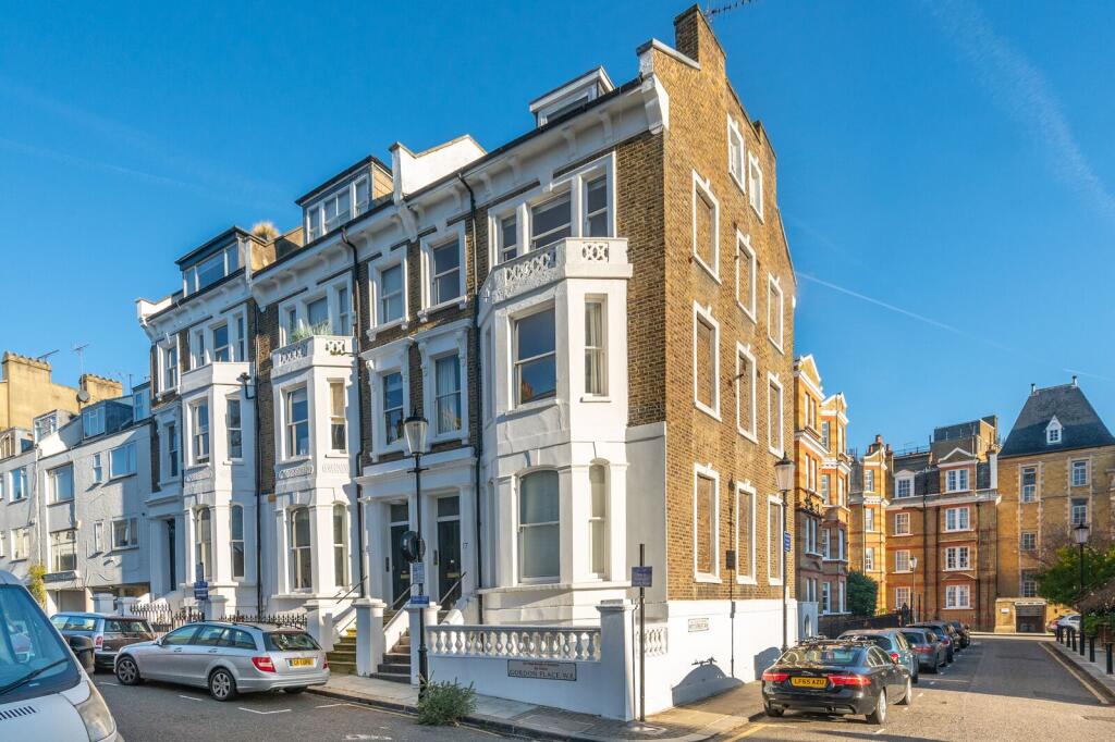 3 bed 1st Floor Flat for rent in Kensington. From Foxtons - Notting Hill
