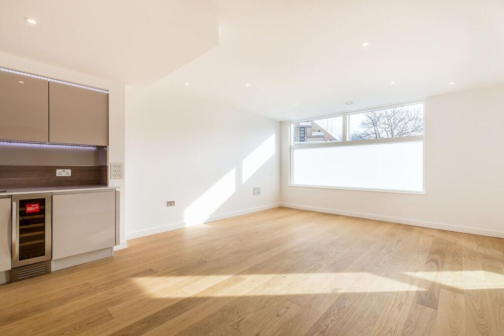 1 bed 1st Floor Flat for rent in London. From Foxtons - Notting Hill