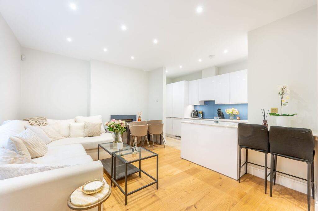 2 bed 1st Floor Flat for rent in London. From Foxtons - Notting Hill 2 bed 1st Floor Flat for rent in London. From Foxtons - Notting Hill
