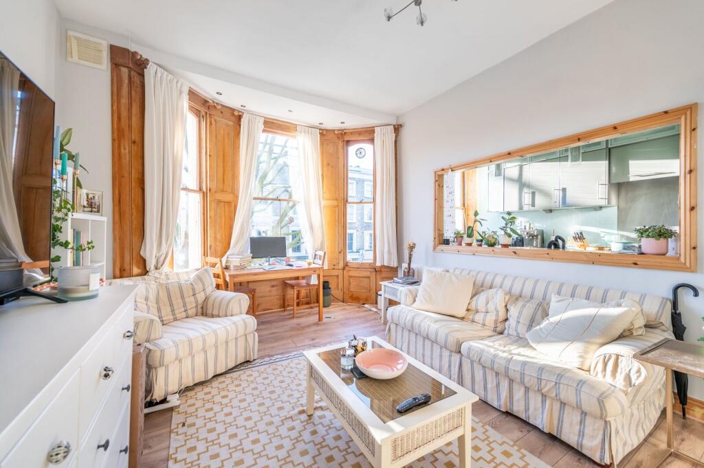 1 bed 1st Floor Flat for rent in London. From Foxtons - Notting Hill