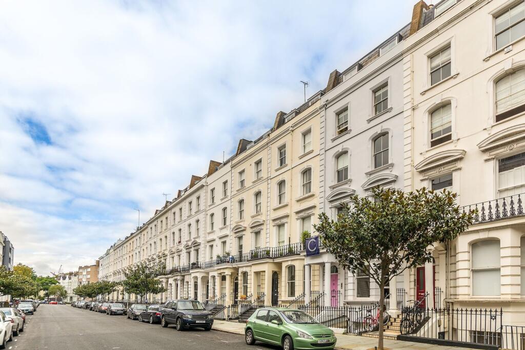 3 bed 1st Floor Flat for rent in London. From Foxtons - Notting Hill 3 bed 1st Floor Flat for rent in London. From Foxtons - Notting Hill