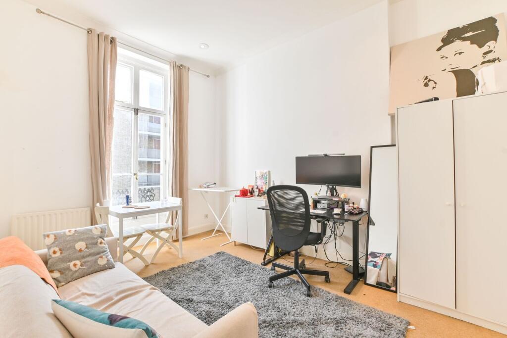 1 bed 1st Floor Flat for rent in London. From Foxtons - Notting Hill