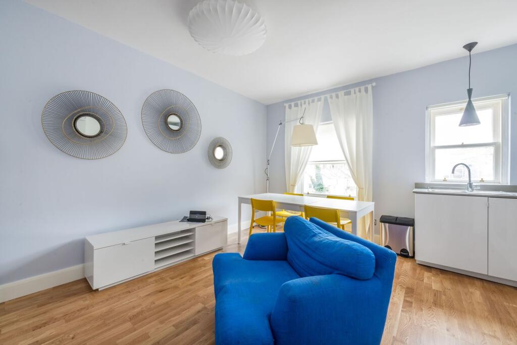 1 bed 1st Floor Flat for rent in London. From Foxtons - Notting Hill