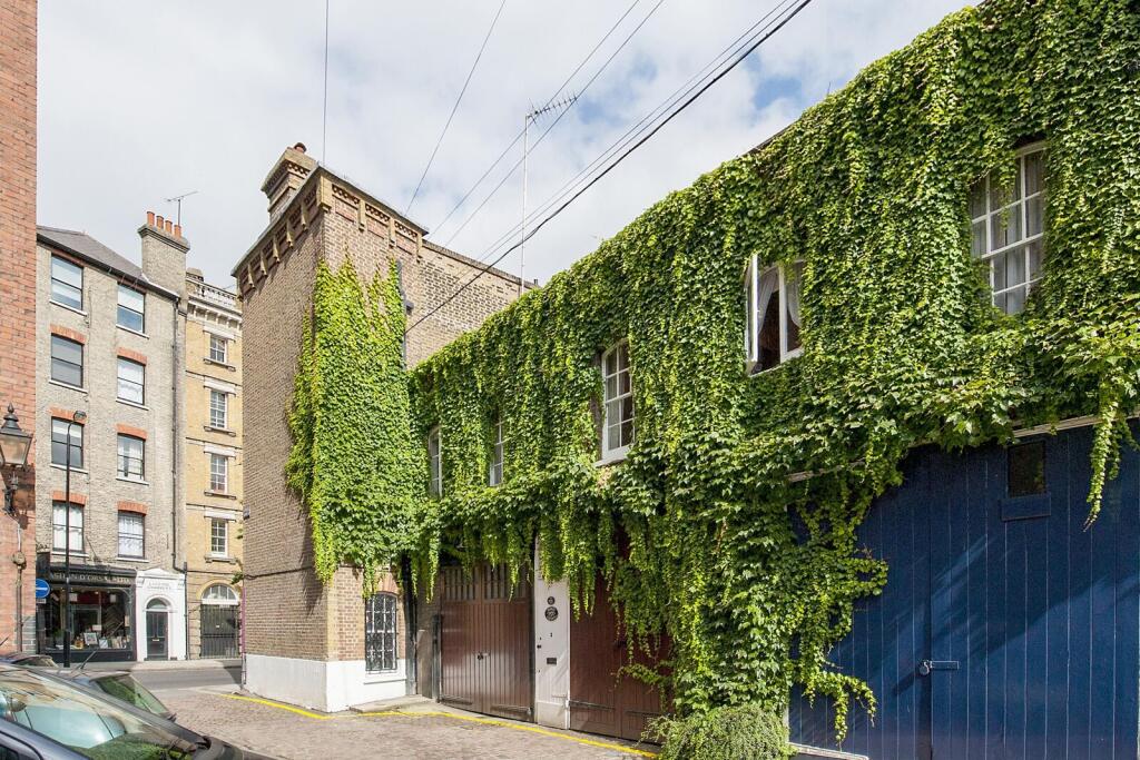1 bed Mews for rent in London. From Foxtons - Notting Hill