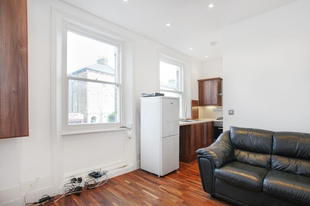 1 bed 1st Floor Flat for rent in Kensington. From Foxtons - Notting Hill