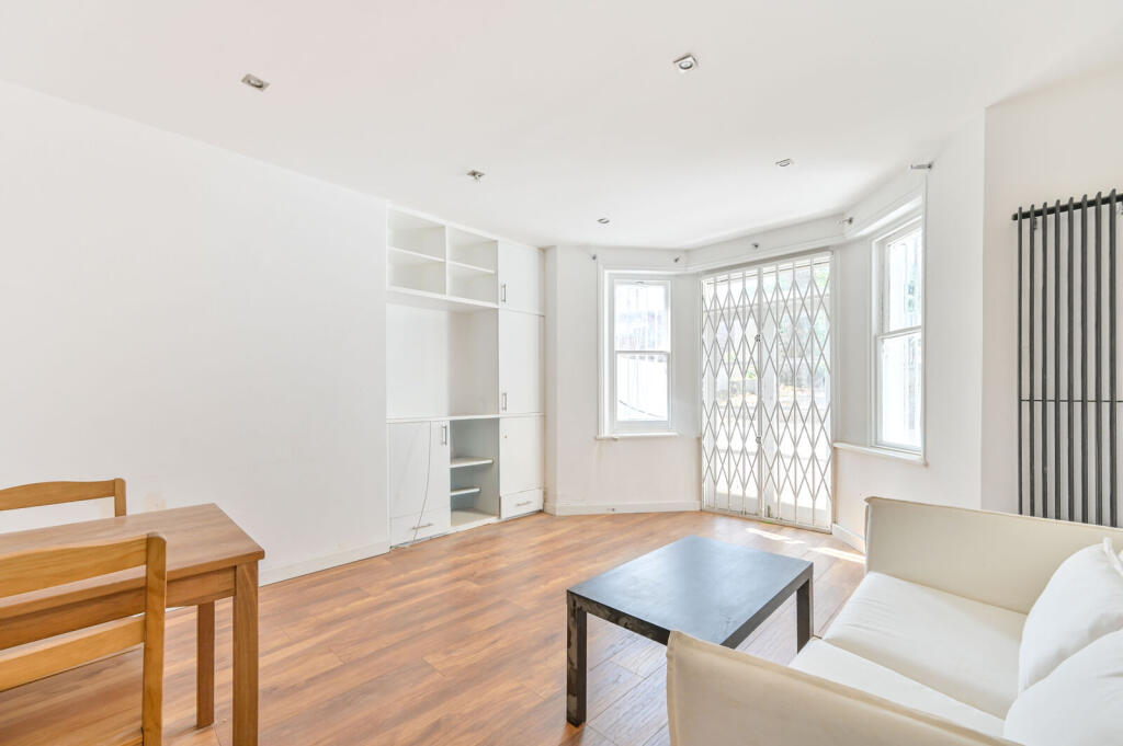 1 bed 1st Floor Flat for rent in Kensington. From Foxtons - Notting Hill