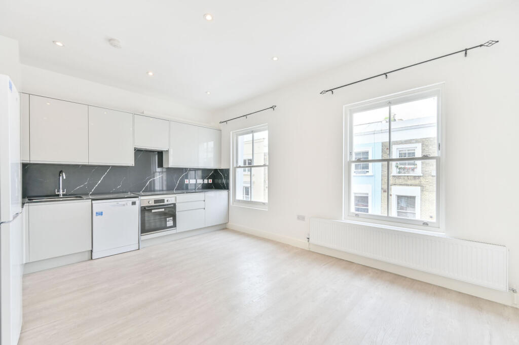 2 bed 1st Floor Flat for rent in Kensington. From Foxtons - Notting Hill