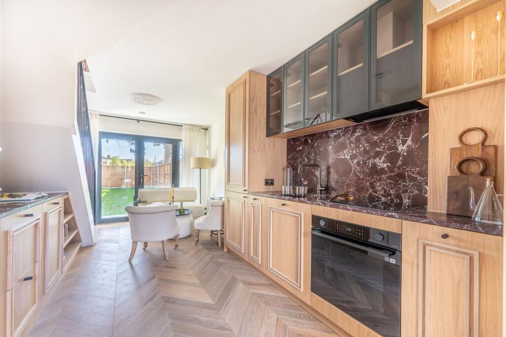 1 bed Semi Detached for rent in London. From Foxtons - Notting Hill