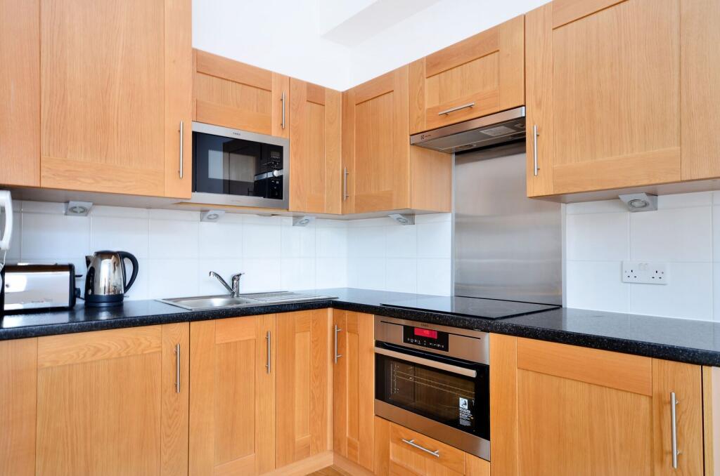 1 bed 1st Floor Flat for rent in London. From Foxtons - Notting Hill