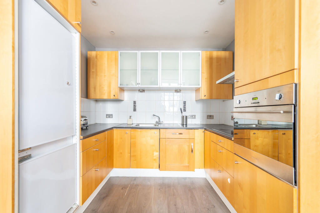 2 bed 1st Floor Flat for rent in London. From Foxtons - Notting Hill