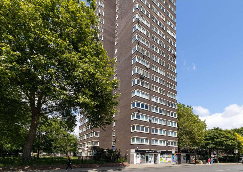 1 bed 1st Floor Flat for rent in London. From Foxtons - Notting Hill