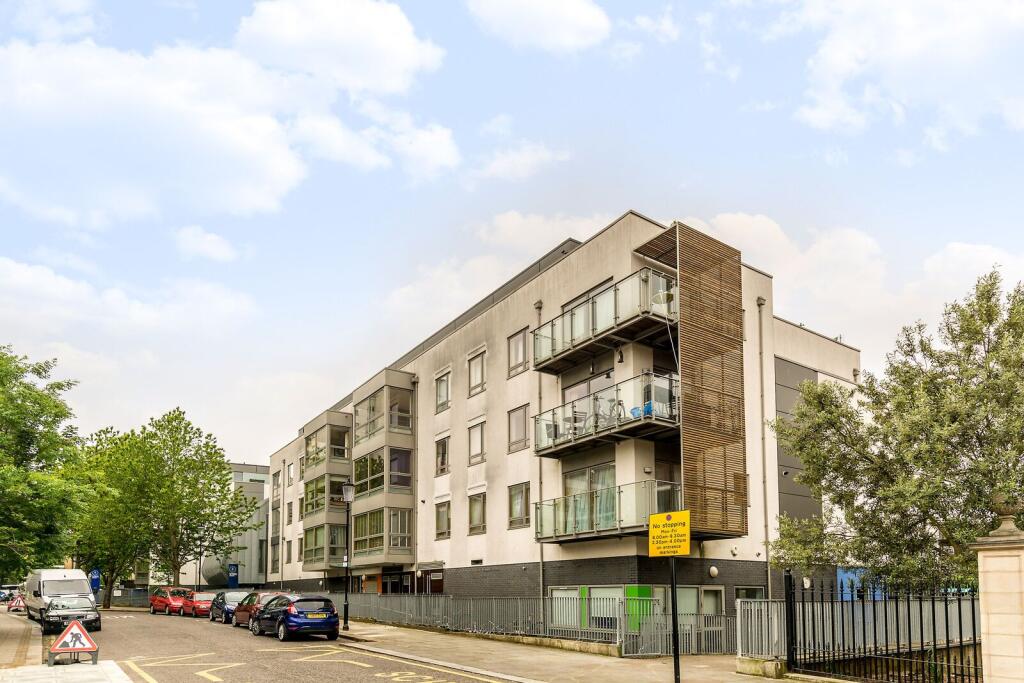 1 bed 1st Floor Flat for rent in London. From Foxtons - Notting Hill