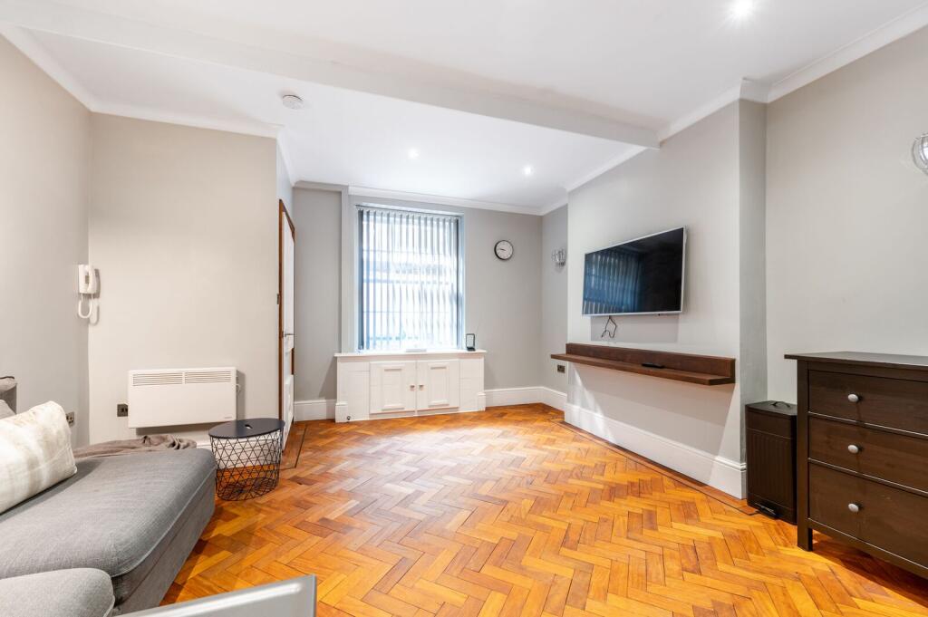1 bed 1st Floor Flat for rent in London. From Foxtons - Notting Hill