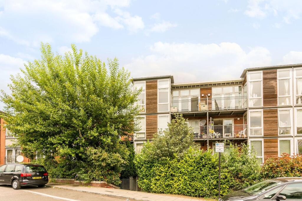 2 bed 1st Floor Flat for rent in London. From Foxtons - Notting Hill
