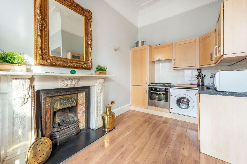 1 bed 1st Floor Flat for rent in London. From Foxtons - Notting Hill