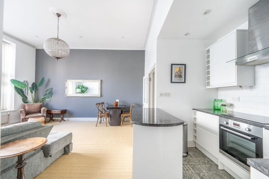 2 bed 1st Floor Flat for rent in London. From Foxtons - Notting Hill 2 bed 1st Floor Flat for rent in London. From Foxtons - Notting Hill