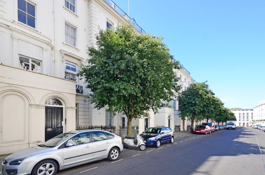1 bed 1st Floor Flat for rent in London. From Foxtons - Notting Hill