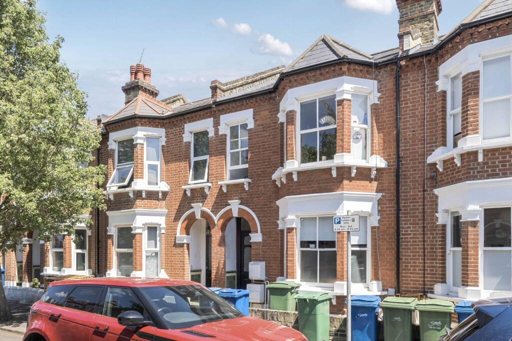 3 bed 1st Floor Flat for rent in London. From Foxtons - Peckham