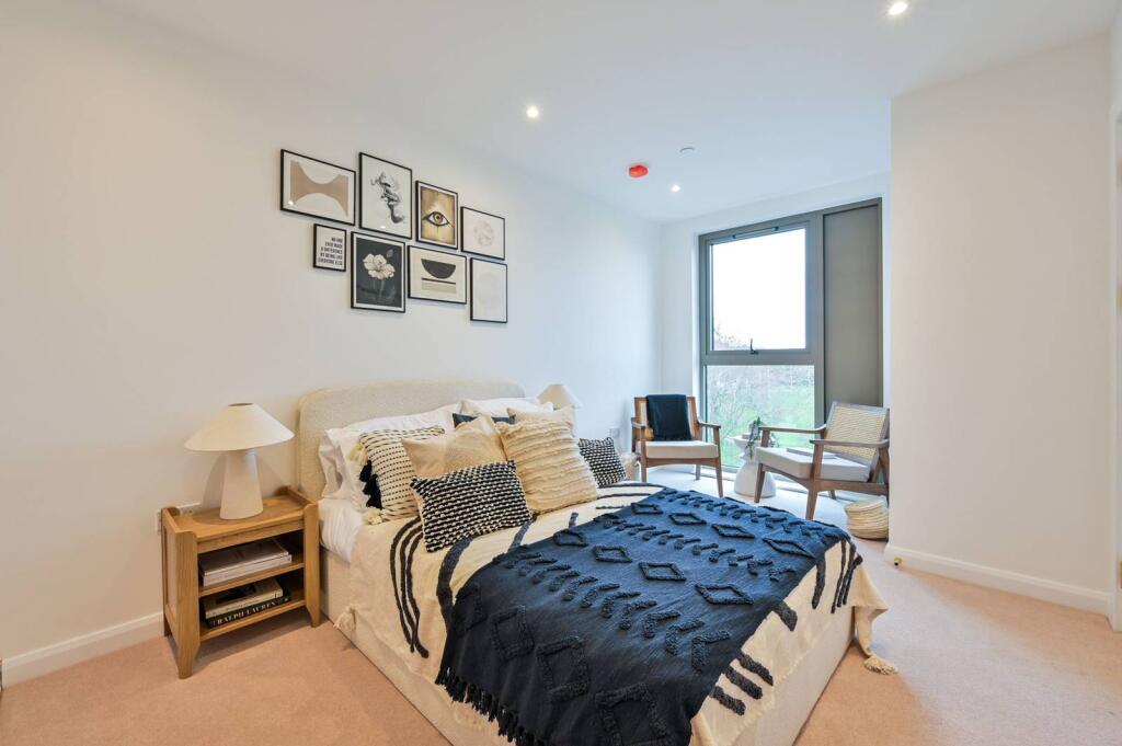 1 bed 1st Floor Flat for rent in London. From Foxtons - Peckham