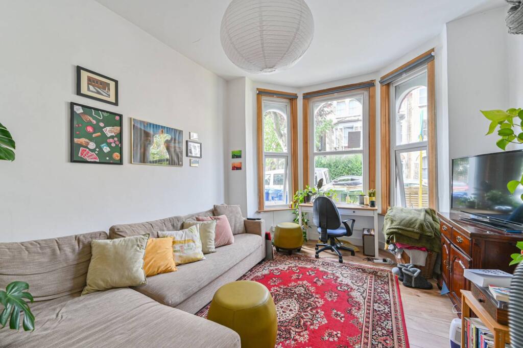 1 bed 1st Floor Flat for rent in London. From Foxtons - Peckham