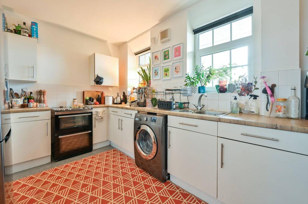 1 bed 1st Floor Flat for rent in London. From Foxtons - Peckham
