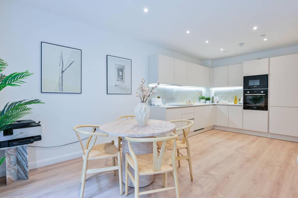2 bed 1st Floor Flat for rent in London. From Foxtons - Peckham 2 bed 1st Floor Flat for rent in London. From Foxtons - Peckham