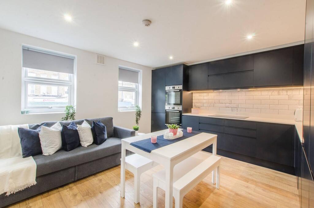 3 bed 1st Floor Flat for rent in London. From Foxtons - Peckham