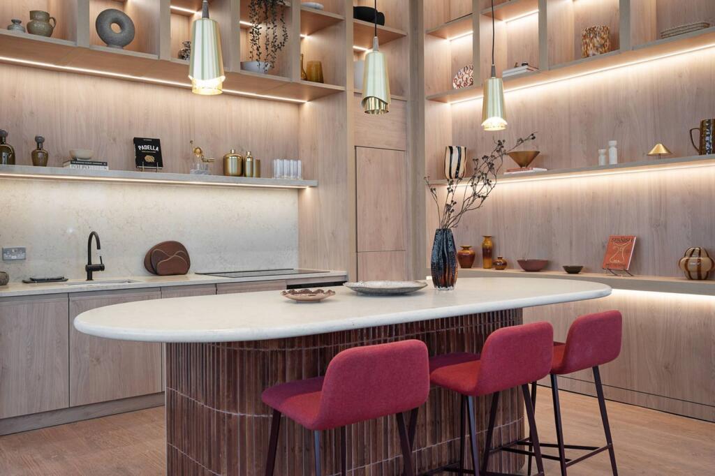 3 bed 1st Floor Flat for rent in . From Foxtons - Peckham