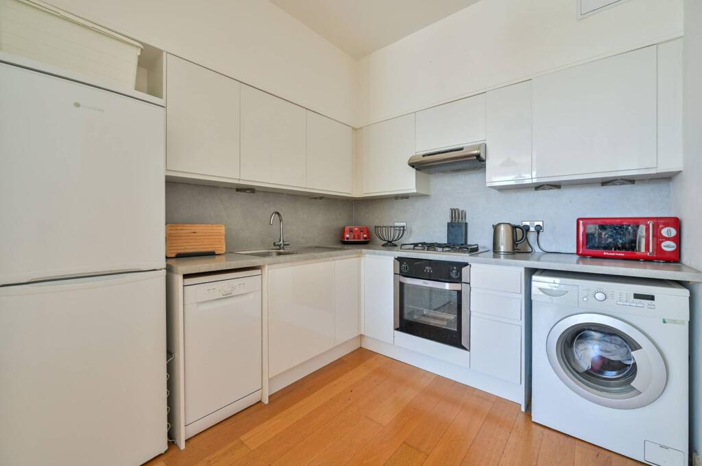 1 bed 1st Floor Flat for rent in London. From Foxtons - Peckham