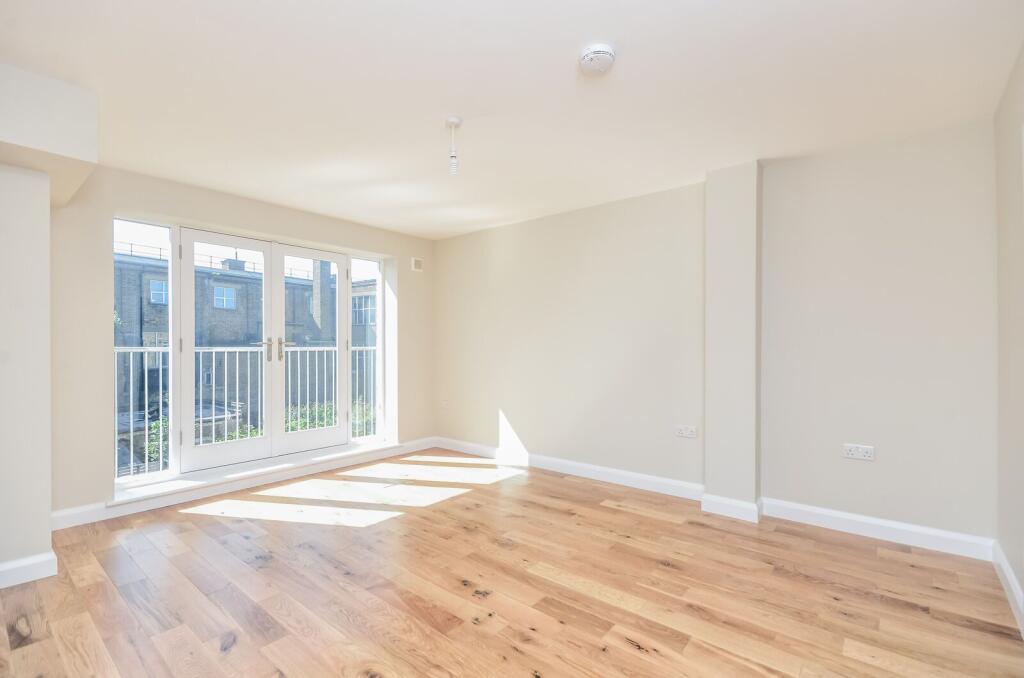 1 bed 1st Floor Flat for rent in Camberwell. From Foxtons - Peckham
