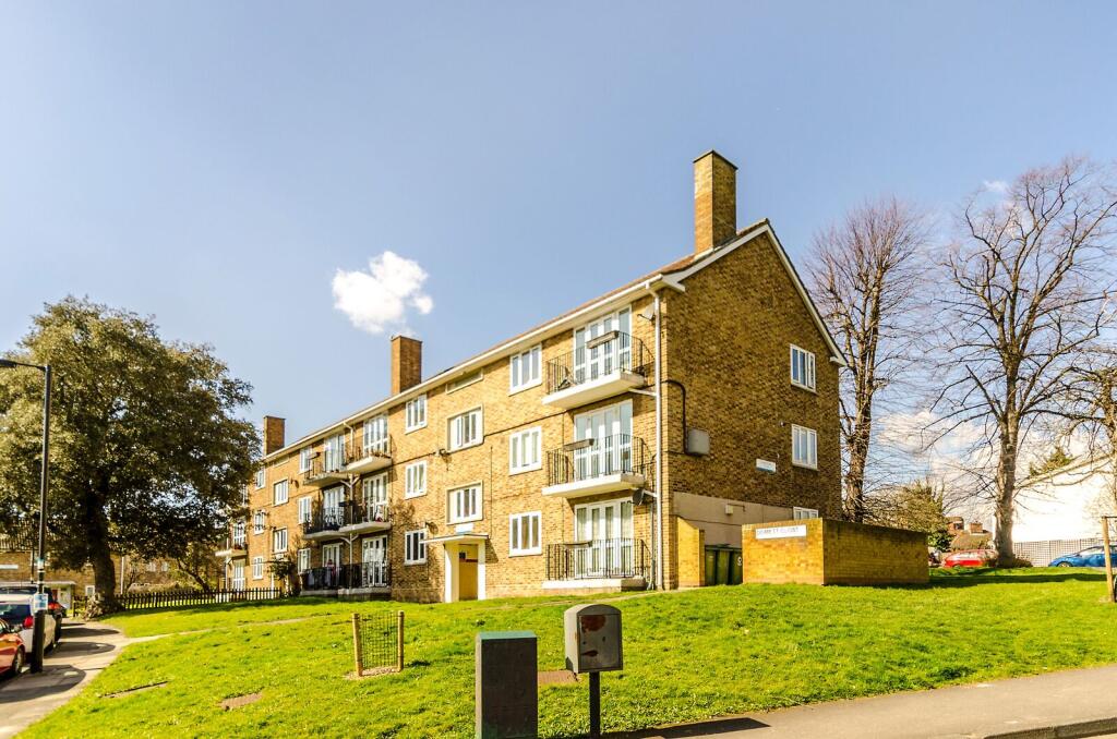 2 bed 1st Floor Flat for rent in Camberwell. From Foxtons - Peckham