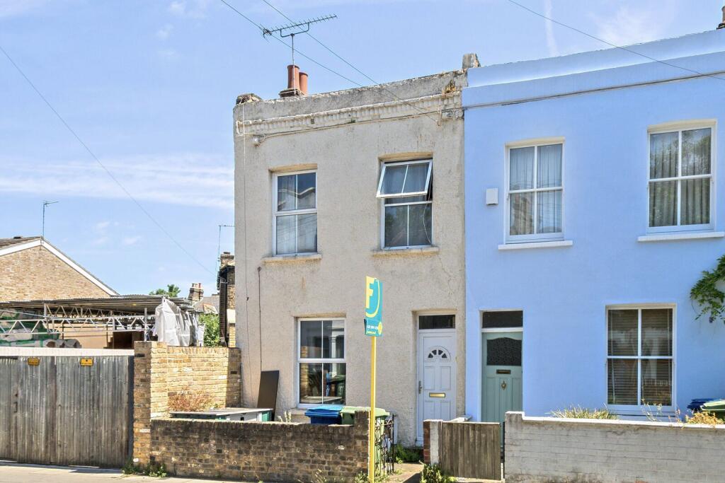 2 bed End of Terrace for rent in London. From Foxtons - Peckham