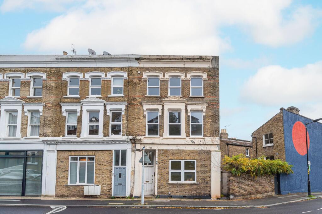 3 bed 1st Floor Flat for rent in Camberwell. From Foxtons - Peckham 3 bed 1st Floor Flat for rent in Camberwell. From Foxtons - Peckham