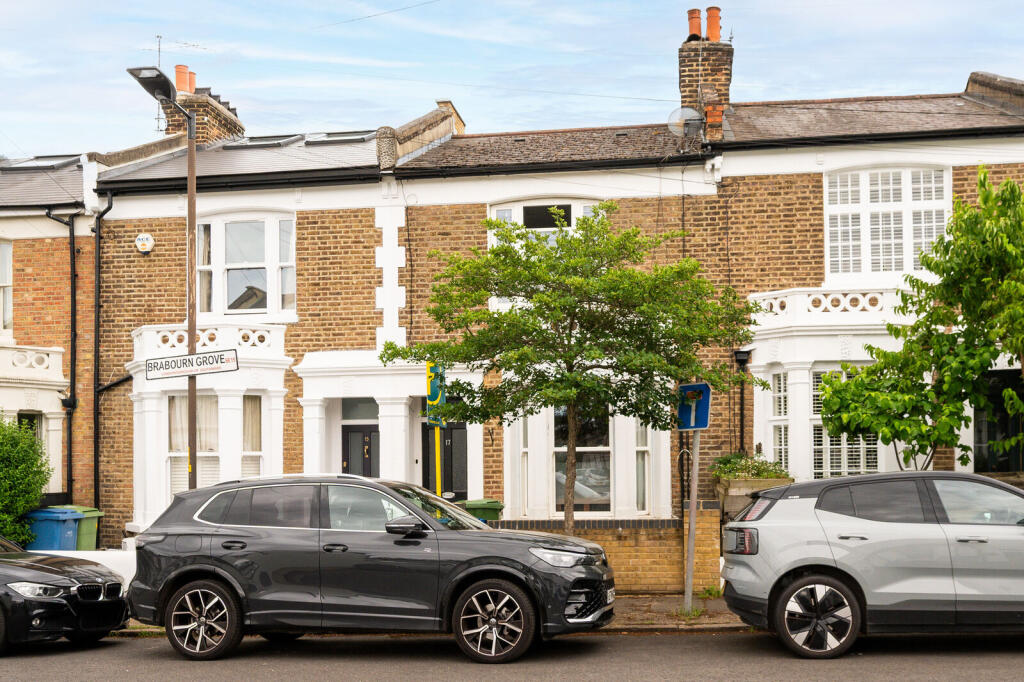4 bed Mid Terraced House for rent in Deptford. From Foxtons - Peckham